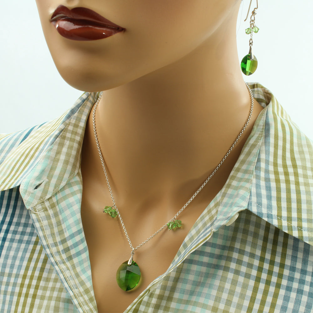 Faceted Leaf Necklace - Trendy - Leaf Necklace - Fern Green